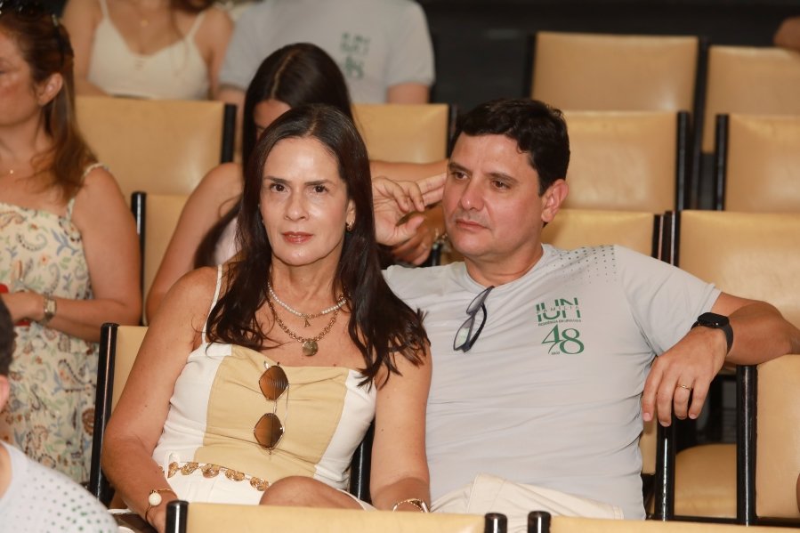 SEGUNDO DIA DE COMEMORAÇÃO DOS 48 ANOS DA RESIDÊNCIA MÉDICA EM UROLOGIA DO IUN RIO PRETO - Eloisa Mattos