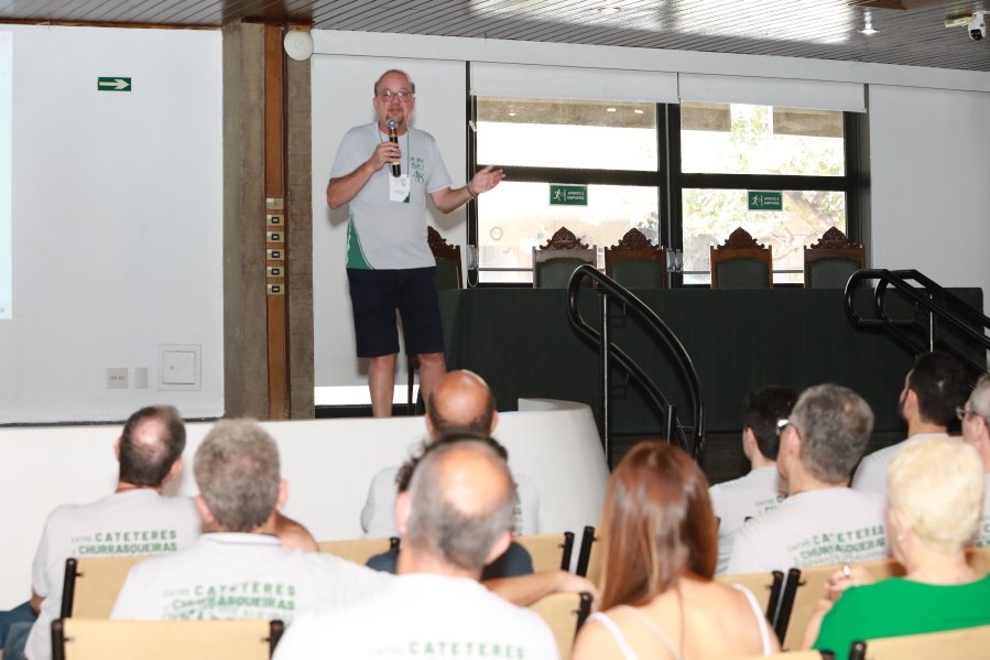 SEGUNDO DIA DE COMEMORAÇÃO DOS 48 ANOS DA RESIDÊNCIA MÉDICA EM UROLOGIA DO IUN RIO PRETO - Eloisa Mattos