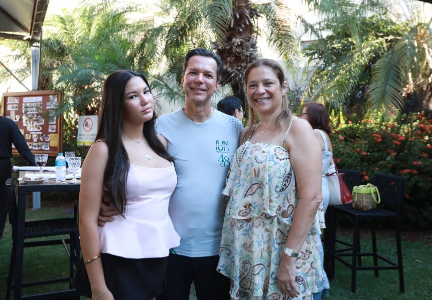 SEGUNDO DIA DE COMEMORAÇÃO DOS 48 ANOS DA RESIDÊNCIA MÉDICA EM UROLOGIA DO IUN RIO PRETO - Eloisa Mattos