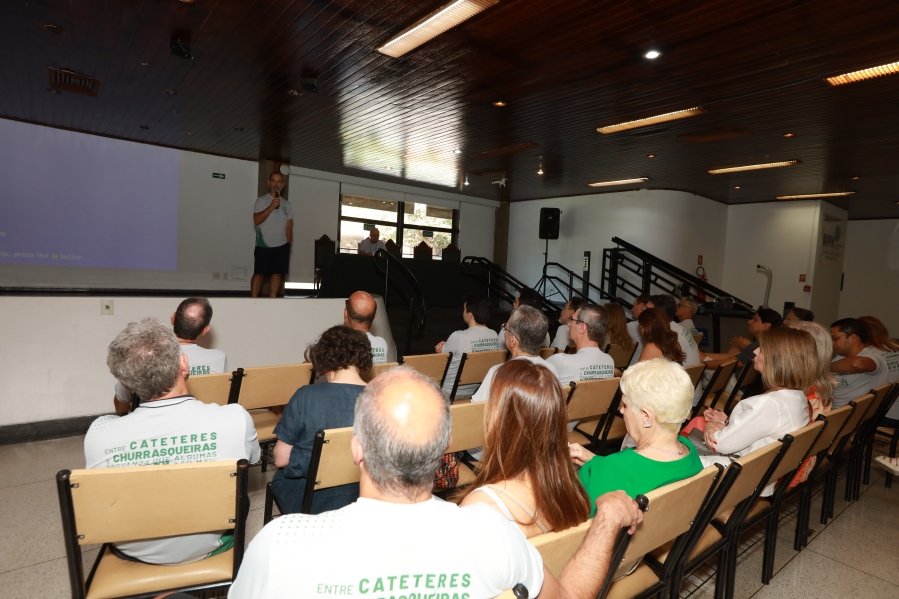 SEGUNDO DIA DE COMEMORAÇÃO DOS 48 ANOS DA RESIDÊNCIA MÉDICA EM UROLOGIA DO IUN RIO PRETO - Eloisa Mattos