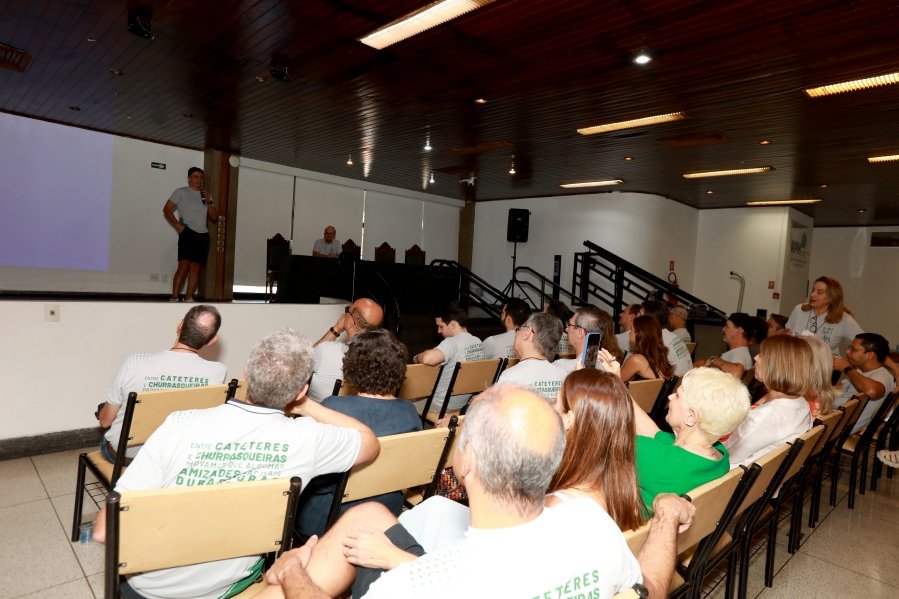 SEGUNDO DIA DE COMEMORAÇÃO DOS 48 ANOS DA RESIDÊNCIA MÉDICA EM UROLOGIA DO IUN RIO PRETO - Eloisa Mattos