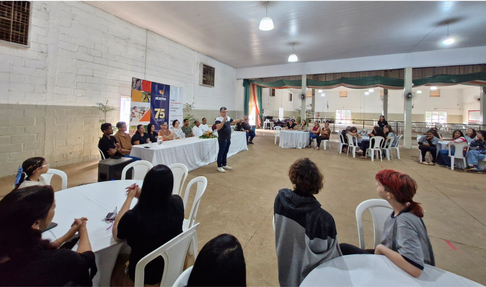 Ex-alunos voltam ao Alarme para compartilhar histórias com novas gerações
