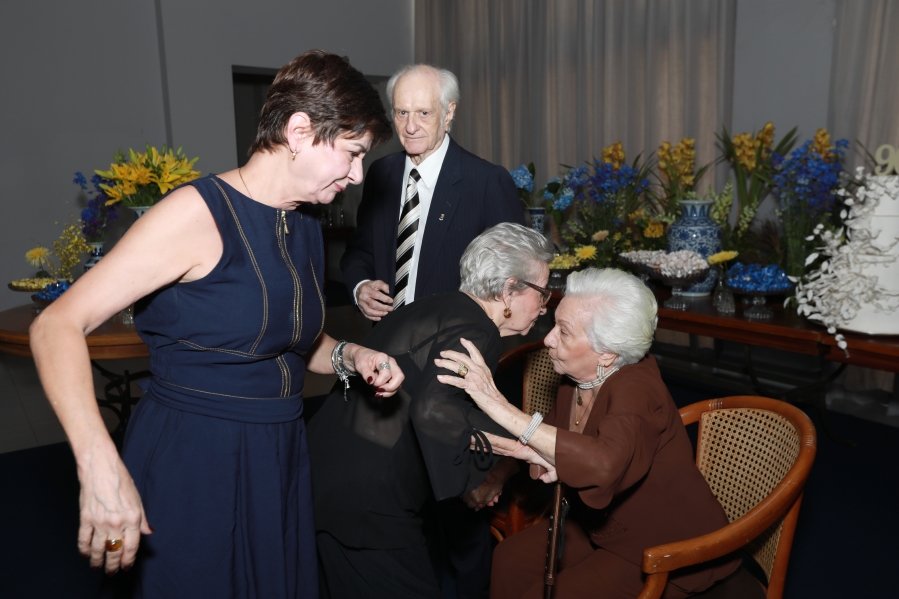 ANIVERSÁRIO DE 90 ANOS DA SRA, MARGARIDA J.D. PITON - Eloisa Mattos