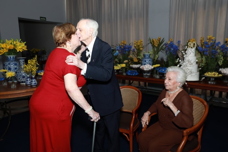 ANIVERSÁRIO DE 90 ANOS DA SRA, MARGARIDA J.D. PITON - Eloisa Mattos