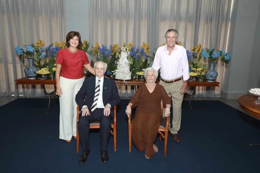 ANIVERSÁRIO DE 90 ANOS DA SRA, MARGARIDA J.D. PITON - Eloisa Mattos