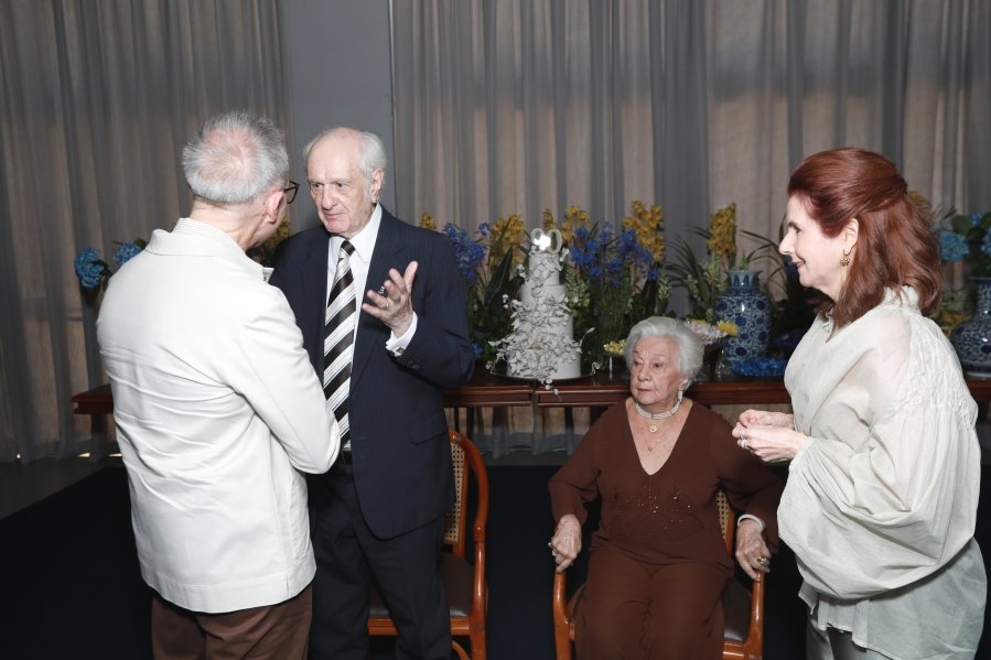 ANIVERSÁRIO DE 90 ANOS DA SRA, MARGARIDA J.D. PITON - Eloisa Mattos