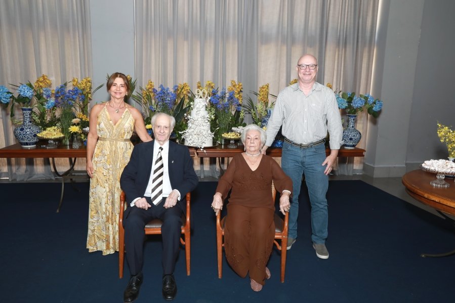 ANIVERSÁRIO DE 90 ANOS DA SRA, MARGARIDA J.D. PITON - Eloisa Mattos