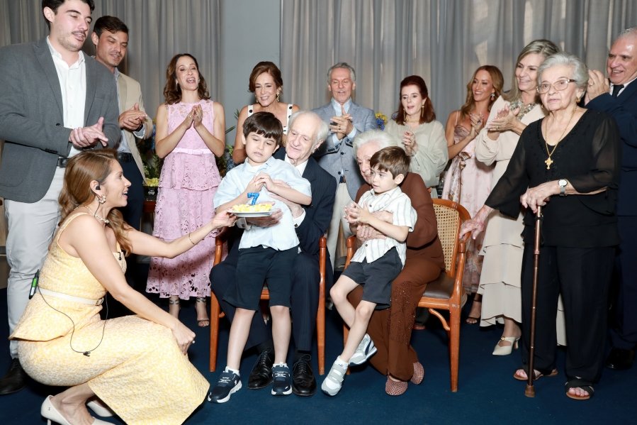 ANIVERSÁRIO DE 90 ANOS DA SRA, MARGARIDA J.D. PITON - Eloisa Mattos