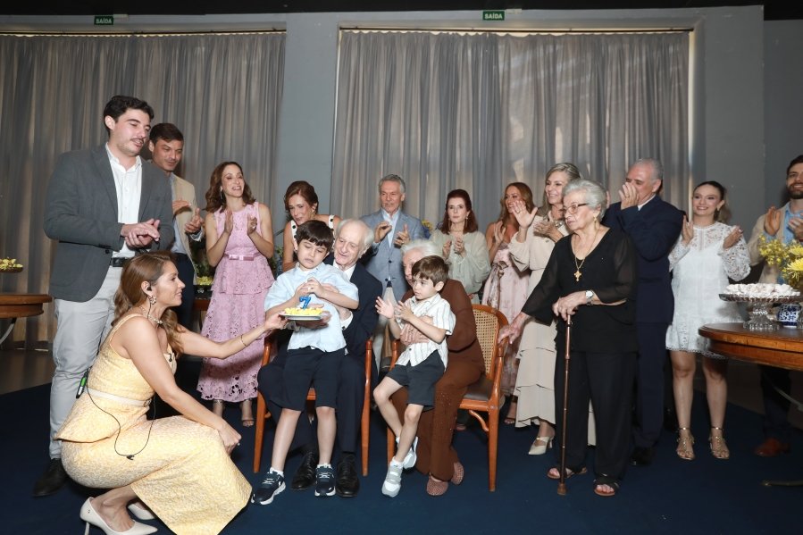 ANIVERSÁRIO DE 90 ANOS DA SRA, MARGARIDA J.D. PITON - Eloisa Mattos