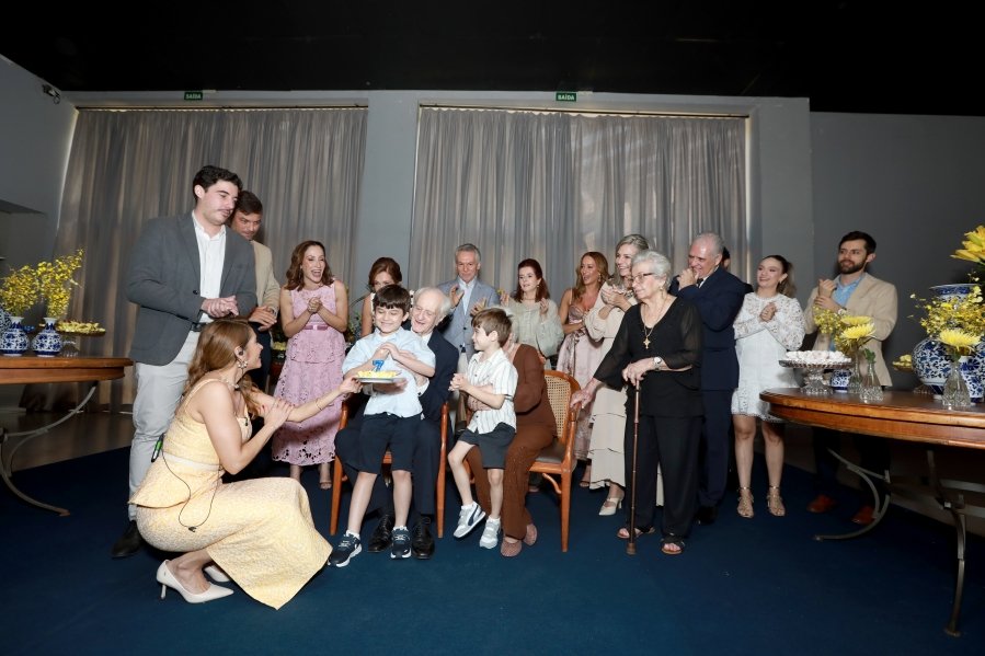 ANIVERSÁRIO DE 90 ANOS DA SRA, MARGARIDA J.D. PITON - Eloisa Mattos