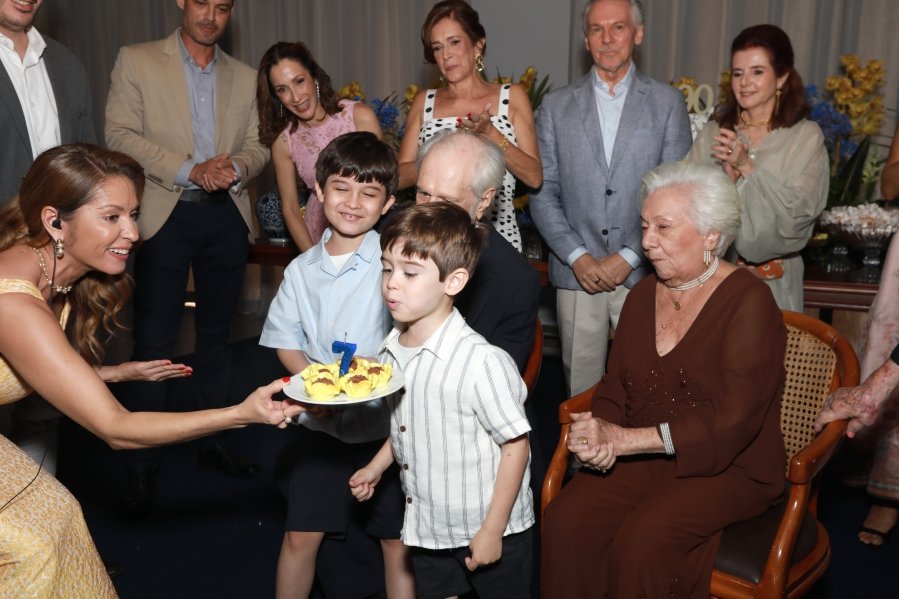 ANIVERSÁRIO DE 90 ANOS DA SRA, MARGARIDA J.D. PITON - Eloisa Mattos