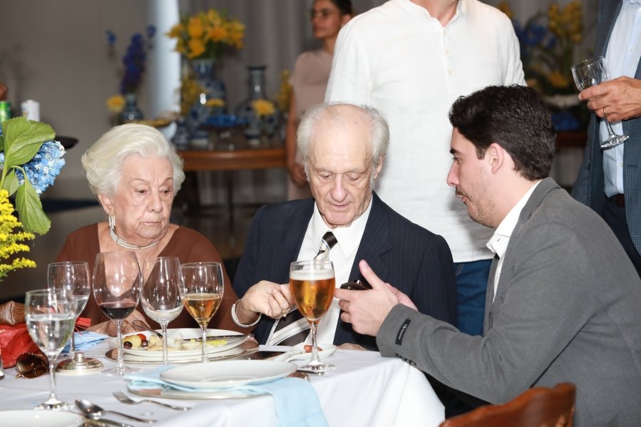 ANIVERSÁRIO DE 90 ANOS DA SRA, MARGARIDA J.D. PITON - Eloisa Mattos