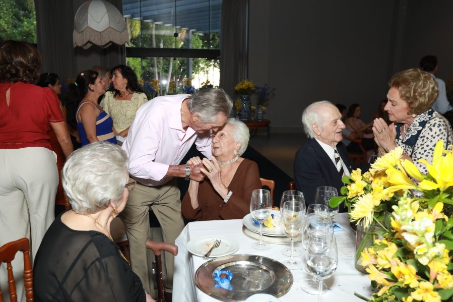 ANIVERSÁRIO DE 90 ANOS DA SRA, MARGARIDA J.D. PITON - Eloisa Mattos