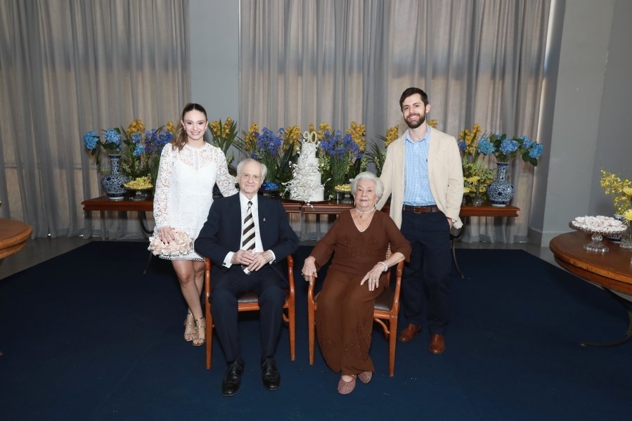 ANIVERSÁRIO DE 90 ANOS DA SRA, MARGARIDA J.D. PITON - Eloisa Mattos