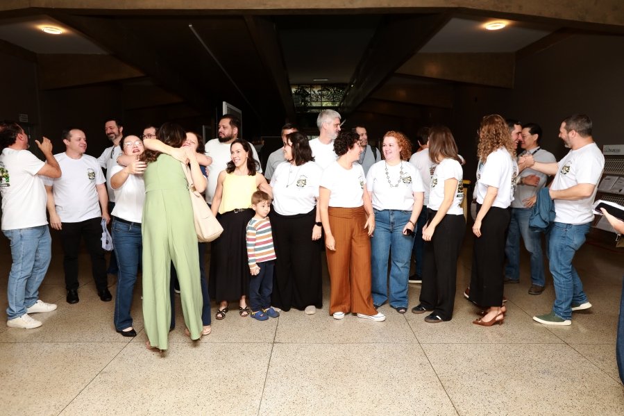 TURMA XXIX DE MEDICINA DA FAMERP SE REENCONTRA E TRANSFORMA SAUDADE EM EMOÇÃO 25 ANOS DEPOIS - Eloisa Mattos