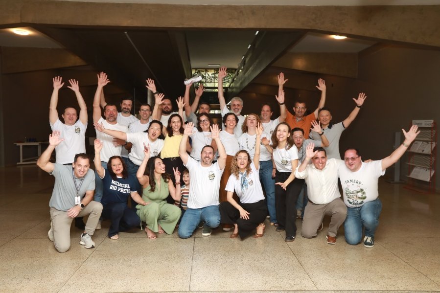 TURMA XXIX DE MEDICINA DA FAMERP SE REENCONTRA E TRANSFORMA SAUDADE EM EMOÇÃO 25 ANOS DEPOIS - Eloisa Mattos
