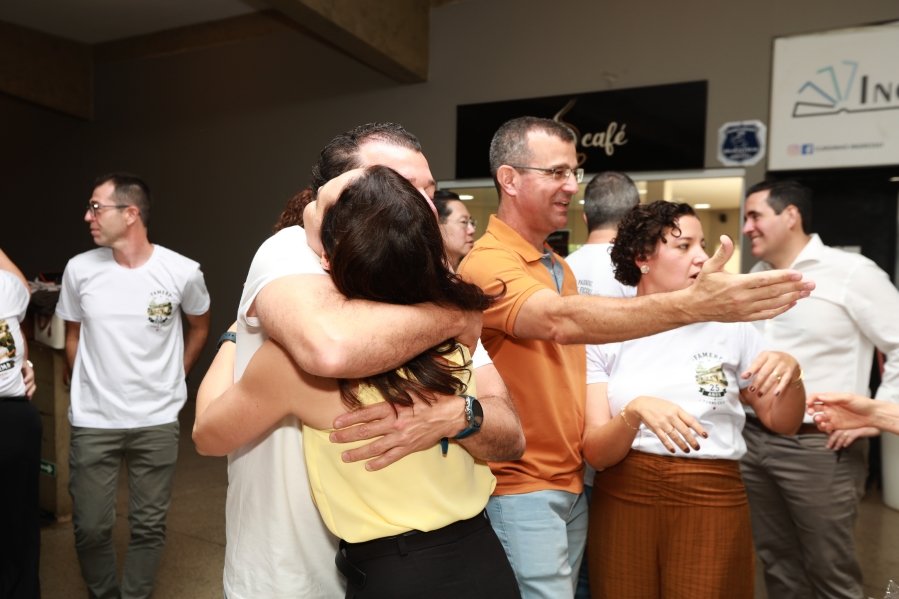 TURMA XXIX DE MEDICINA DA FAMERP SE REENCONTRA E TRANSFORMA SAUDADE EM EMOÇÃO 25 ANOS DEPOIS - Eloisa Mattos