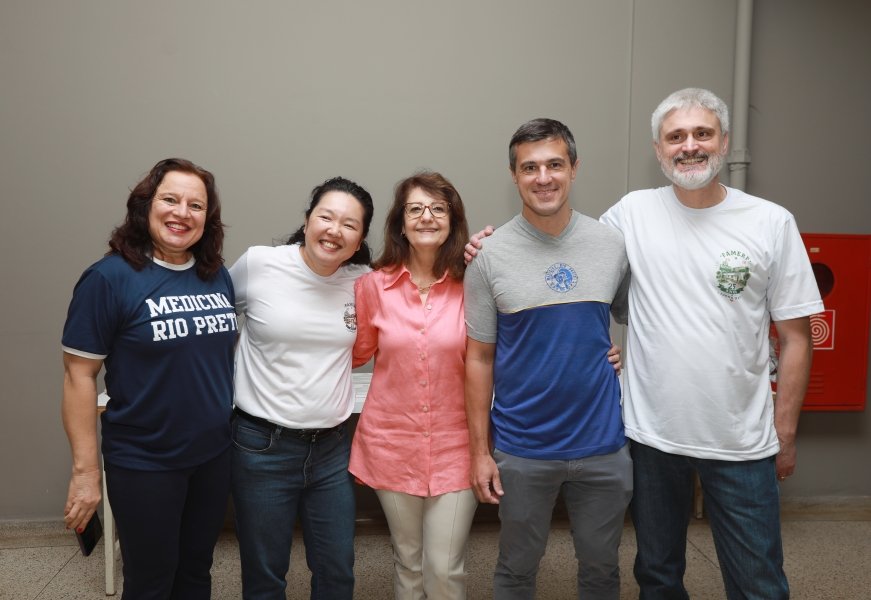 TURMA XXIX DE MEDICINA DA FAMERP SE REENCONTRA E TRANSFORMA SAUDADE EM EMOÇÃO 25 ANOS DEPOIS - Eloisa Mattos