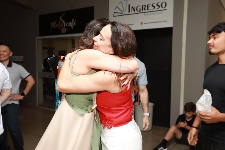 TURMA XXIX DE MEDICINA DA FAMERP SE REENCONTRA E TRANSFORMA SAUDADE EM EMOÇÃO 25 ANOS DEPOIS - Eloisa Mattos