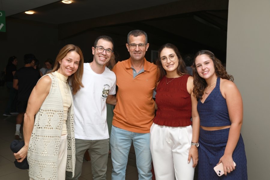 TURMA XXIX DE MEDICINA DA FAMERP SE REENCONTRA E TRANSFORMA SAUDADE EM EMOÇÃO 25 ANOS DEPOIS - Eloisa Mattos