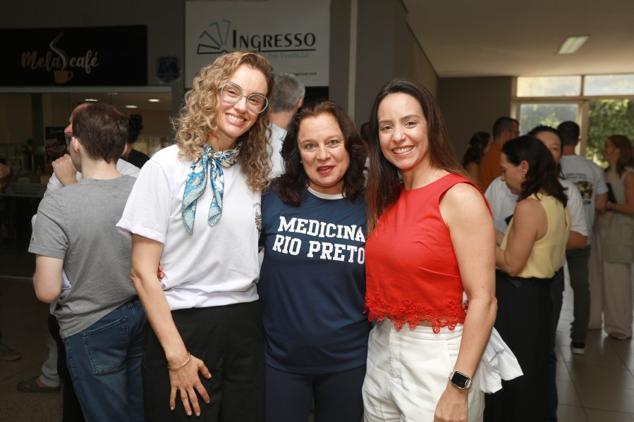 TURMA XXIX DE MEDICINA DA FAMERP SE REENCONTRA E TRANSFORMA SAUDADE EM EMOÇÃO 25 ANOS DEPOIS - Eloisa Mattos