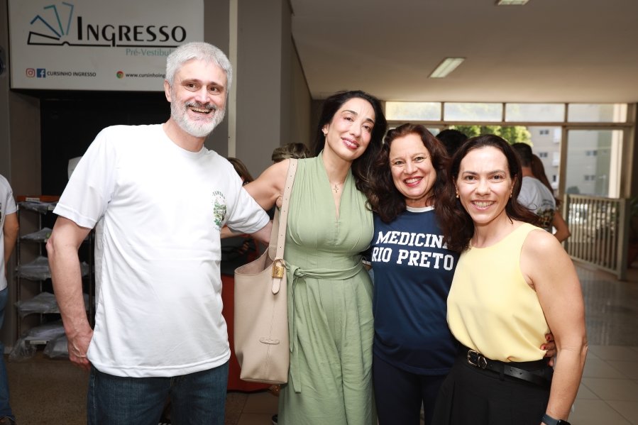 TURMA XXIX DE MEDICINA DA FAMERP SE REENCONTRA E TRANSFORMA SAUDADE EM EMOÇÃO 25 ANOS DEPOIS - Eloisa Mattos