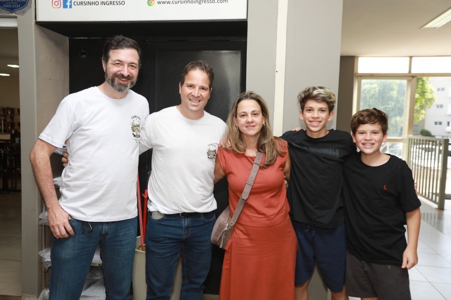 TURMA XXIX DE MEDICINA DA FAMERP SE REENCONTRA E TRANSFORMA SAUDADE EM EMOÇÃO 25 ANOS DEPOIS - Eloisa Mattos