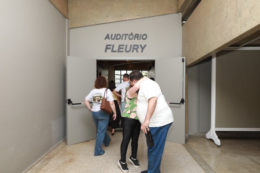 TURMA XXIX DE MEDICINA DA FAMERP SE REENCONTRA E TRANSFORMA SAUDADE EM EMOÇÃO 25 ANOS DEPOIS - Eloisa Mattos