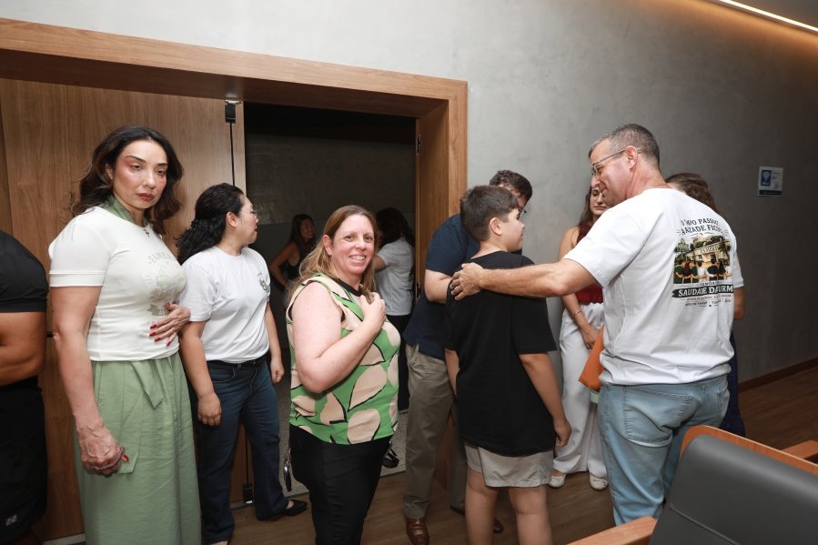 TURMA XXIX DE MEDICINA DA FAMERP SE REENCONTRA E TRANSFORMA SAUDADE EM EMOÇÃO 25 ANOS DEPOIS - Eloisa Mattos