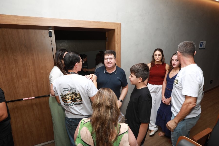 TURMA XXIX DE MEDICINA DA FAMERP SE REENCONTRA E TRANSFORMA SAUDADE EM EMOÇÃO 25 ANOS DEPOIS - Eloisa Mattos
