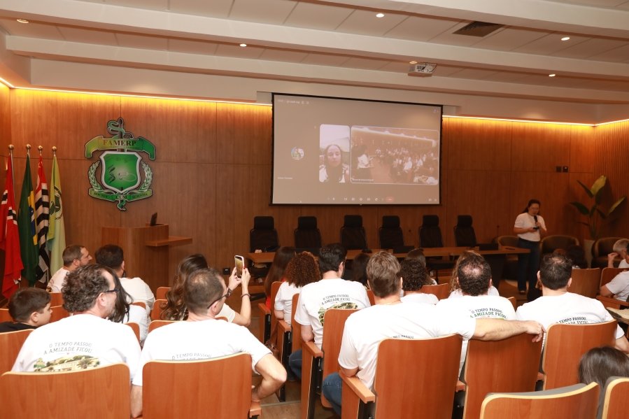 TURMA XXIX DE MEDICINA DA FAMERP SE REENCONTRA E TRANSFORMA SAUDADE EM EMOÇÃO 25 ANOS DEPOIS - Eloisa Mattos