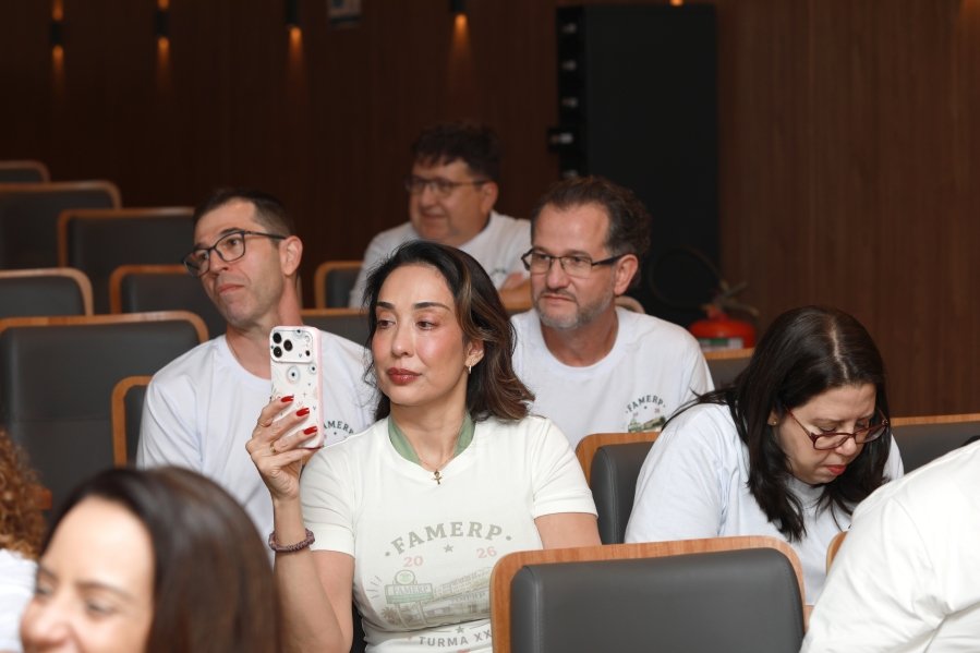 TURMA XXIX DE MEDICINA DA FAMERP SE REENCONTRA E TRANSFORMA SAUDADE EM EMOÇÃO 25 ANOS DEPOIS - Eloisa Mattos