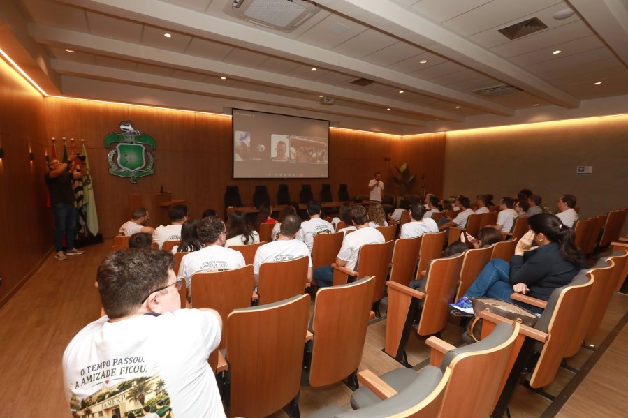 TURMA XXIX DE MEDICINA DA FAMERP SE REENCONTRA E TRANSFORMA SAUDADE EM EMOÇÃO 25 ANOS DEPOIS - Eloisa Mattos