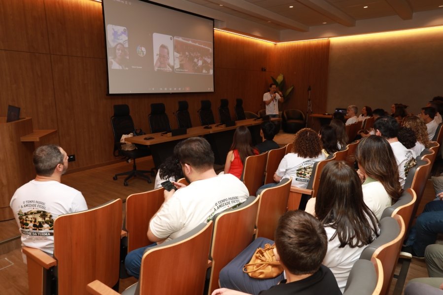 TURMA XXIX DE MEDICINA DA FAMERP SE REENCONTRA E TRANSFORMA SAUDADE EM EMOÇÃO 25 ANOS DEPOIS - Eloisa Mattos