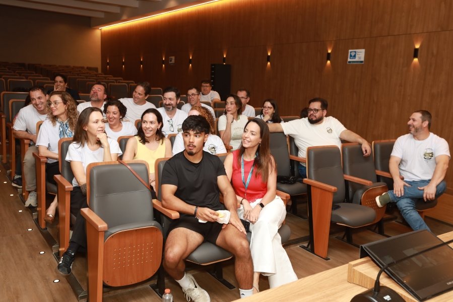 TURMA XXIX DE MEDICINA DA FAMERP SE REENCONTRA E TRANSFORMA SAUDADE EM EMOÇÃO 25 ANOS DEPOIS - Eloisa Mattos