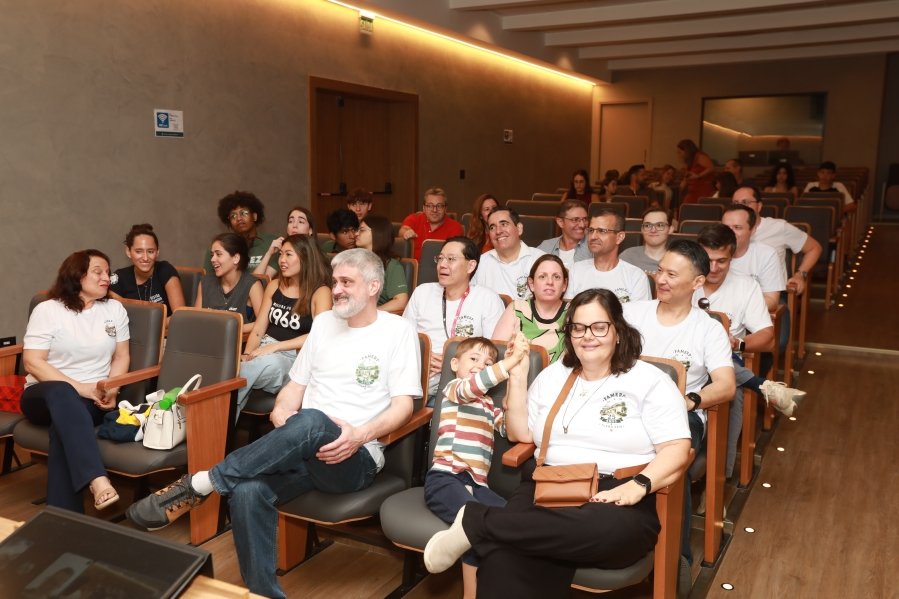 TURMA XXIX DE MEDICINA DA FAMERP SE REENCONTRA E TRANSFORMA SAUDADE EM EMOÇÃO 25 ANOS DEPOIS - Eloisa Mattos