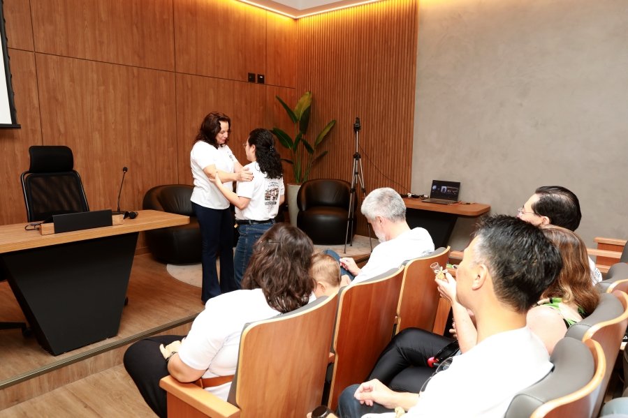 TURMA XXIX DE MEDICINA DA FAMERP SE REENCONTRA E TRANSFORMA SAUDADE EM EMOÇÃO 25 ANOS DEPOIS - Eloisa Mattos