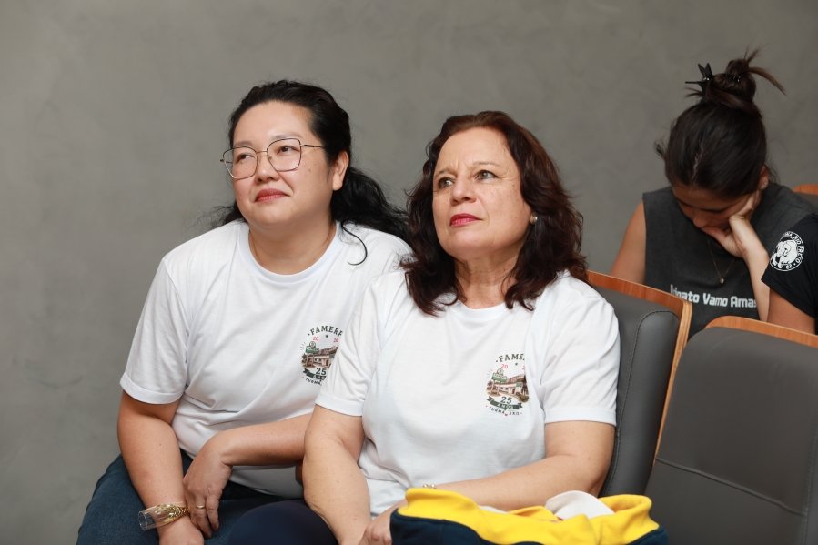 TURMA XXIX DE MEDICINA DA FAMERP SE REENCONTRA E TRANSFORMA SAUDADE EM EMOÇÃO 25 ANOS DEPOIS - Eloisa Mattos