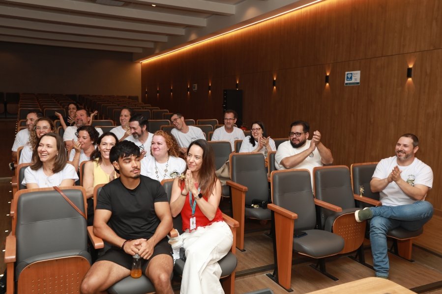 TURMA XXIX DE MEDICINA DA FAMERP SE REENCONTRA E TRANSFORMA SAUDADE EM EMOÇÃO 25 ANOS DEPOIS - Eloisa Mattos
