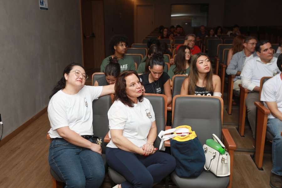 TURMA XXIX DE MEDICINA DA FAMERP SE REENCONTRA E TRANSFORMA SAUDADE EM EMOÇÃO 25 ANOS DEPOIS - Eloisa Mattos