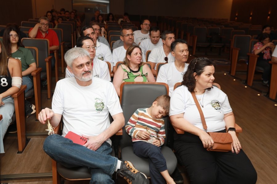 TURMA XXIX DE MEDICINA DA FAMERP SE REENCONTRA E TRANSFORMA SAUDADE EM EMOÇÃO 25 ANOS DEPOIS - Eloisa Mattos