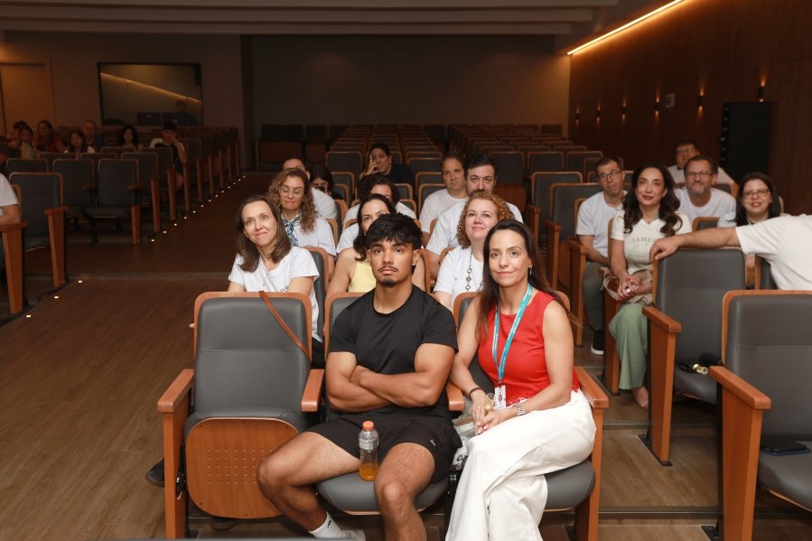 TURMA XXIX DE MEDICINA DA FAMERP SE REENCONTRA E TRANSFORMA SAUDADE EM EMOÇÃO 25 ANOS DEPOIS - Eloisa Mattos