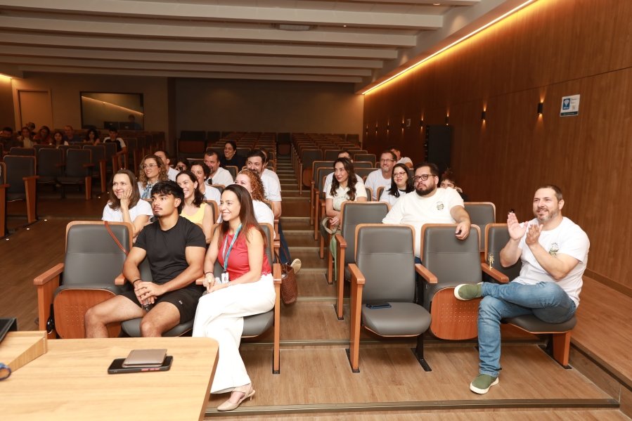 TURMA XXIX DE MEDICINA DA FAMERP SE REENCONTRA E TRANSFORMA SAUDADE EM EMOÇÃO 25 ANOS DEPOIS - Eloisa Mattos