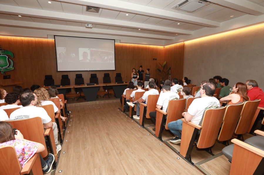 TURMA XXIX DE MEDICINA DA FAMERP SE REENCONTRA E TRANSFORMA SAUDADE EM EMOÇÃO 25 ANOS DEPOIS - Eloisa Mattos