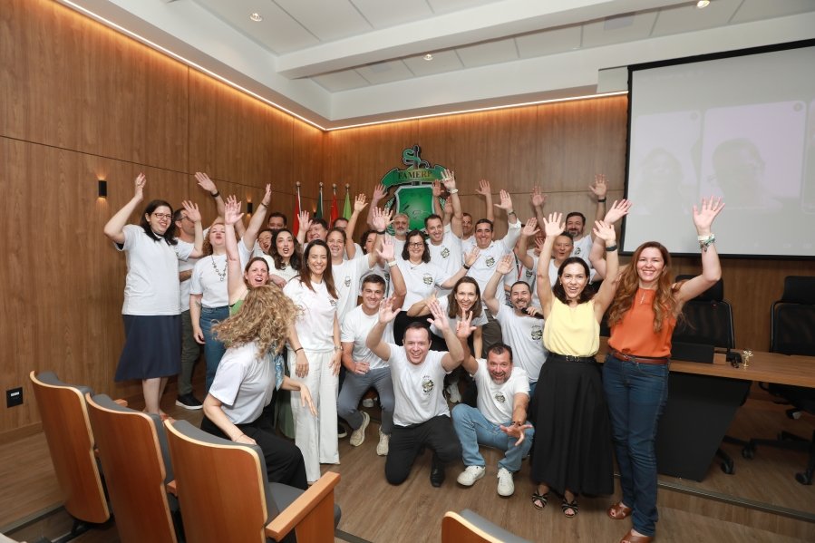 TURMA XXIX DE MEDICINA DA FAMERP SE REENCONTRA E TRANSFORMA SAUDADE EM EMOÇÃO 25 ANOS DEPOIS - Eloisa Mattos