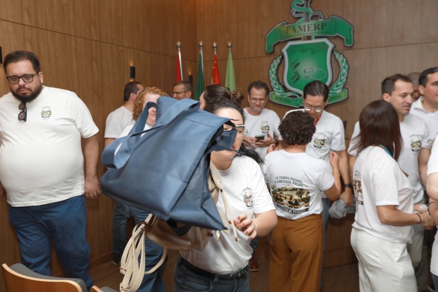 TURMA XXIX DE MEDICINA DA FAMERP SE REENCONTRA E TRANSFORMA SAUDADE EM EMOÇÃO 25 ANOS DEPOIS - Eloisa Mattos