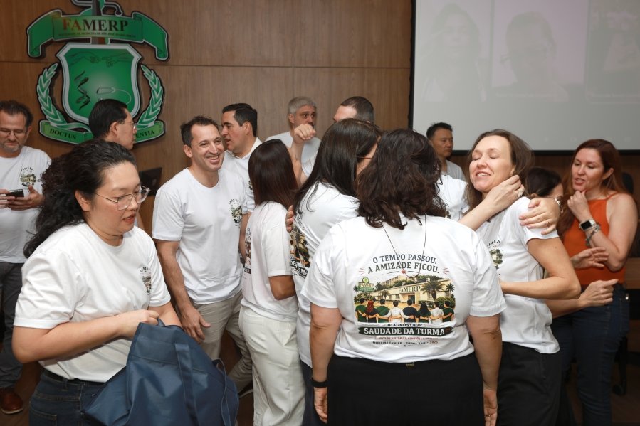 TURMA XXIX DE MEDICINA DA FAMERP SE REENCONTRA E TRANSFORMA SAUDADE EM EMOÇÃO 25 ANOS DEPOIS - Eloisa Mattos