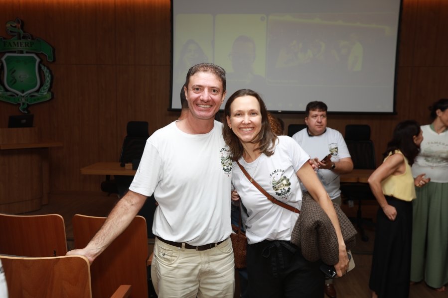 TURMA XXIX DE MEDICINA DA FAMERP SE REENCONTRA E TRANSFORMA SAUDADE EM EMOÇÃO 25 ANOS DEPOIS - Eloisa Mattos
