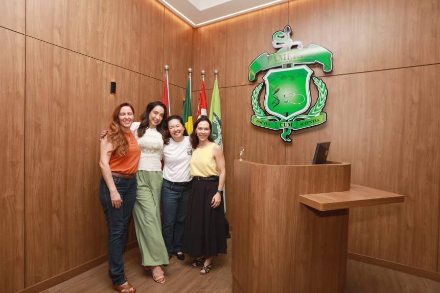 TURMA XXIX DE MEDICINA DA FAMERP SE REENCONTRA E TRANSFORMA SAUDADE EM EMOÇÃO 25 ANOS DEPOIS - Eloisa Mattos