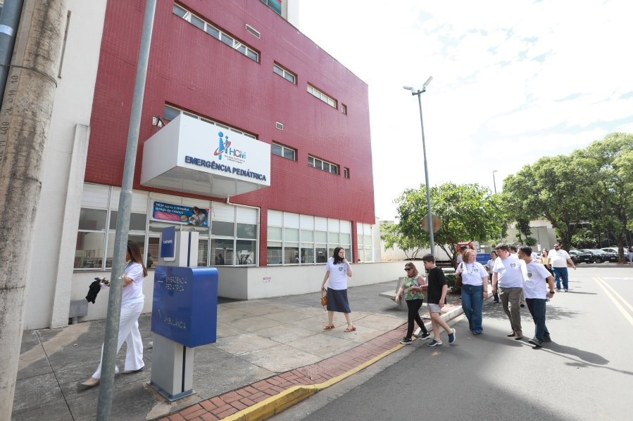TURMA XXIX DE MEDICINA DA FAMERP SE REENCONTRA E TRANSFORMA SAUDADE EM EMOÇÃO 25 ANOS DEPOIS - Eloisa Mattos